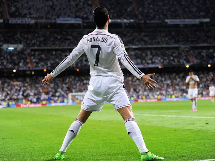 Hình nền Ronaldo trong khoảnh khắc ăn mừng “Siuuu” huyền thoại.