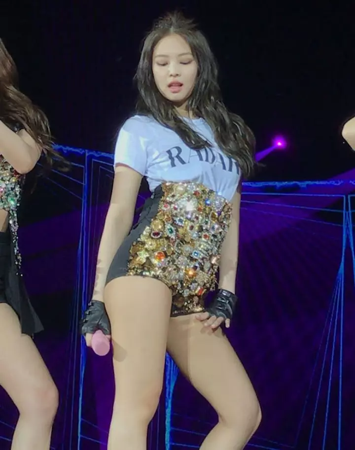 Jennie ảnh ngầu được fan chụp lén