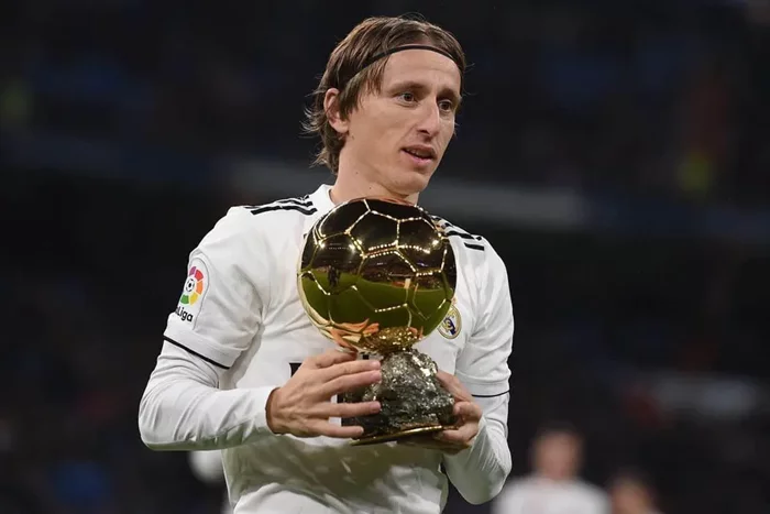 Luka Modric ảnh đẹp khi nhận danh hiệu Quả bóng vàng 2018