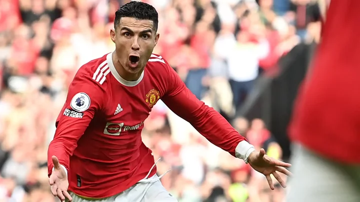 Khoảnh khắc bùng nổ khi Ronaldo ghi bàn trong màu áo MU