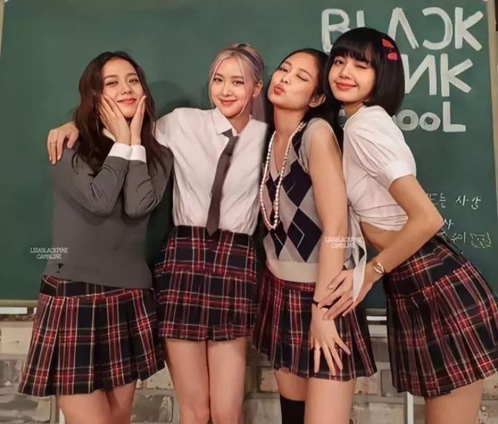 Ảnh BlackPink mặc đồng phục học sinh cute
