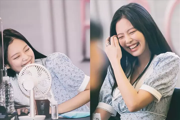 Hình Jennie dễ thương khi trả lời fan qua livestream