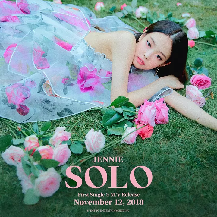 Ảnh Jennie trong MV Solo: biểu cảm xuất thần, ánh mắt cuốn hút.
