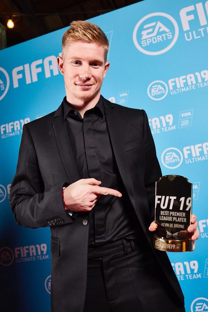Ảnh Kevin De Bruyne đẹp trong bộ vest lịch lãm