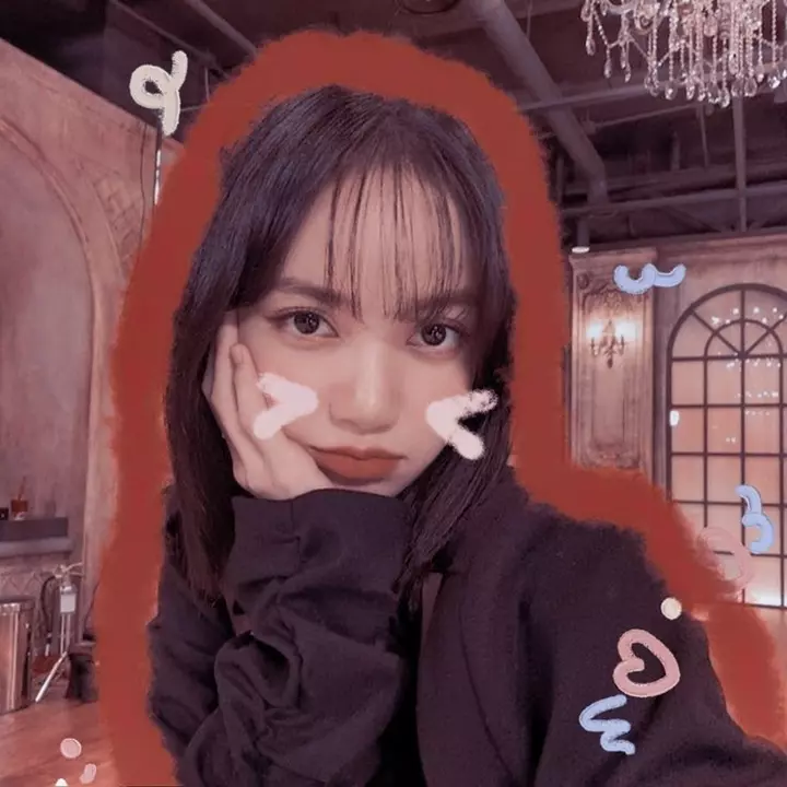 Ảnh Lisa blend vẽ – Khi idol trở thành nàng thơ