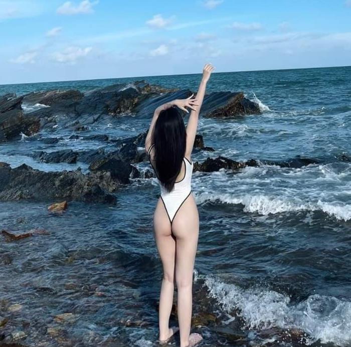 ảnh bikini lọt khe trắng dáng đẹp