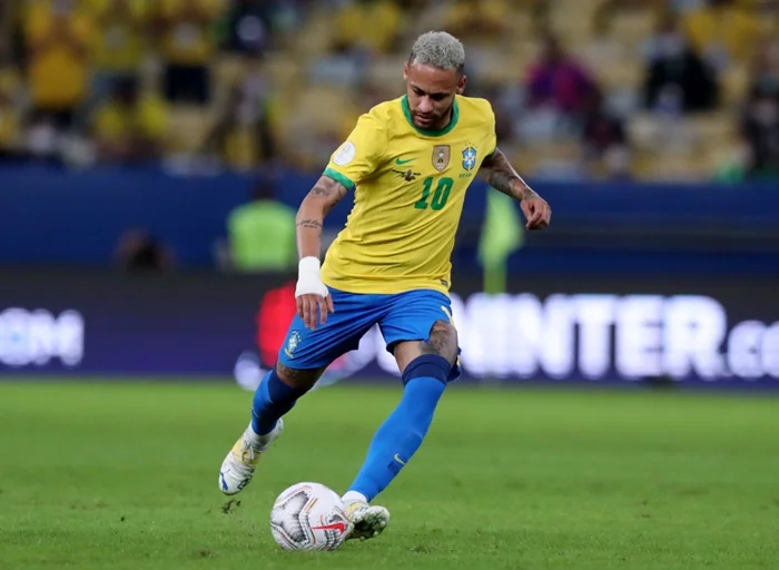 ảnh Neymar đá bóng