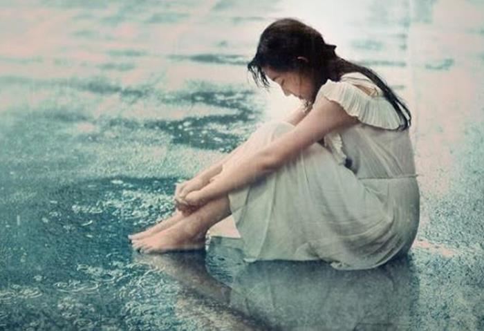 ảnh cô đơn buồn con gái