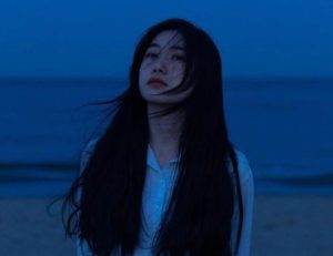 ảnh cô gái buồn