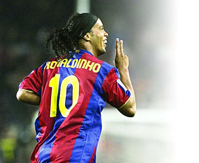 Ảnh của Ronaldinho với nụ cười bất tận – thương hiệu làm nên tên tuổi.