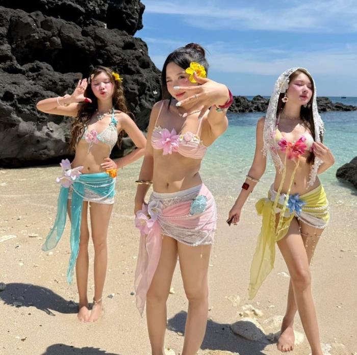 gái xinh mặc bikini mỏng bộ 3 bạn thân