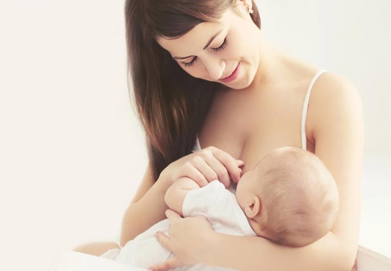 Ảnh gái xinh cho con bú đẹp nhất