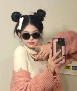 ảnh gái xinh đeo kính đen dễ thương