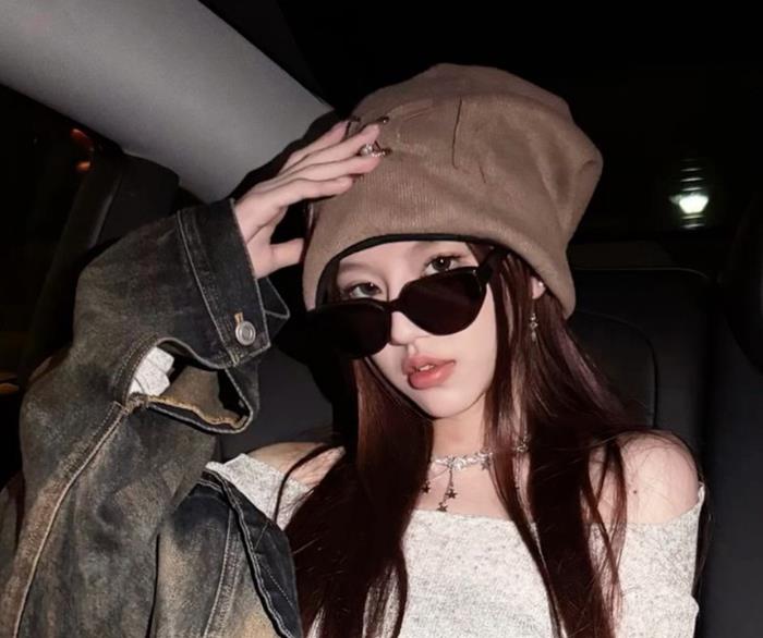 gái xinh đeo kính ngầu Hip hop style