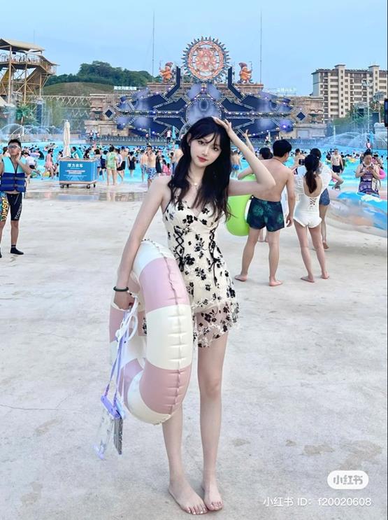 gái xinh tắm biển dễ thương