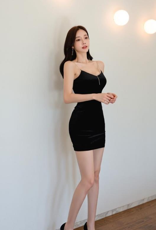 ảnh gái mặc váy bó nóng bỏng