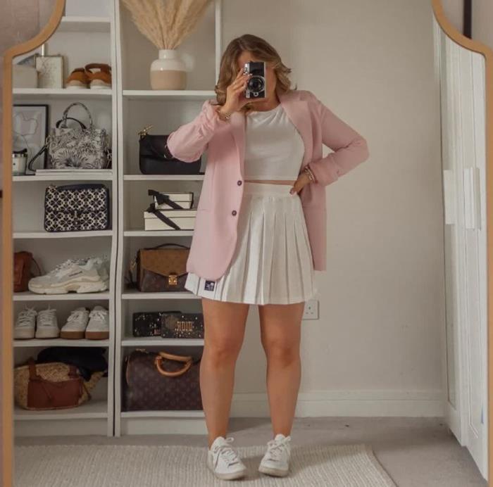 hình cô gái mập selfie tự tin