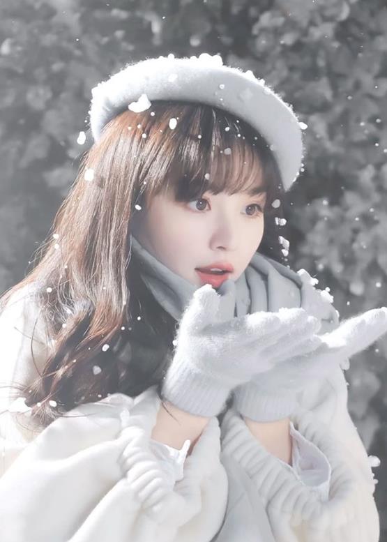 cô gái và mùa đông xinh đẹp
