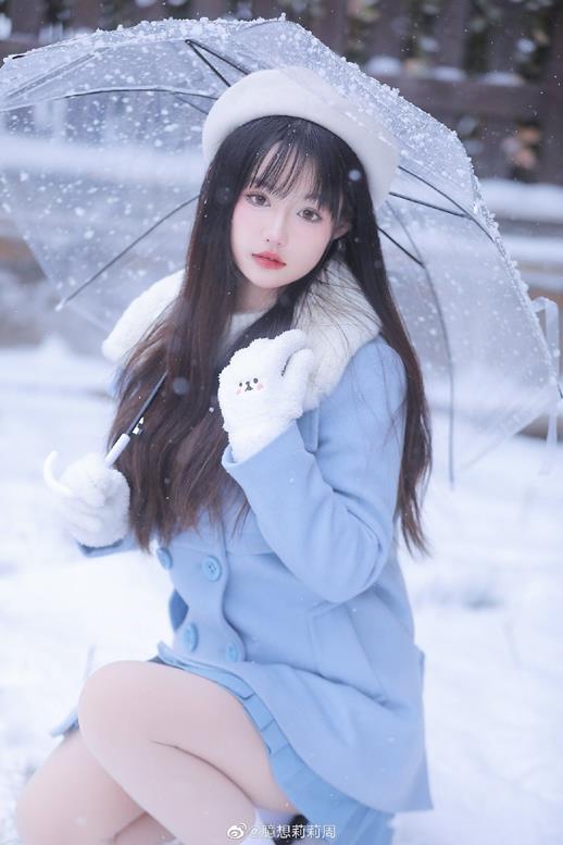 cô gái và mùa đông dễ thương