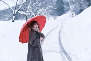 ảnh cô gái và mùa đông