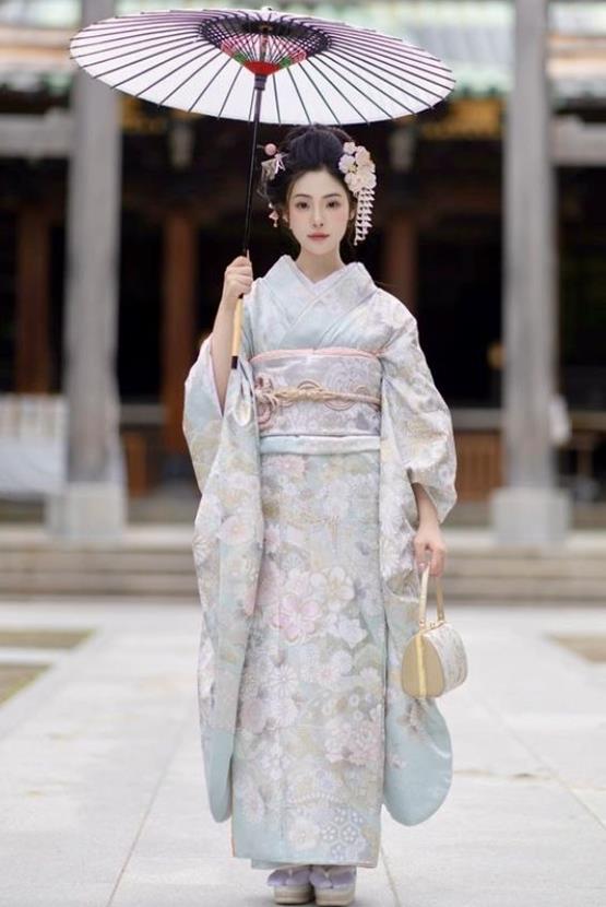 Gái Nhật mặc kimono đẹp tựa thiên thần
