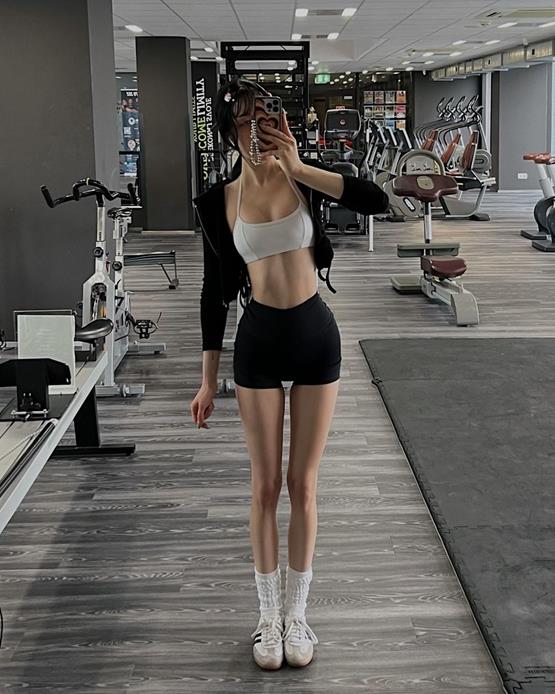 ảnh gái tập gym body khỏe khoắn