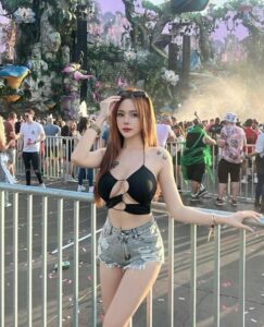 ảnh gái xinh mặc đồ thiếu vải