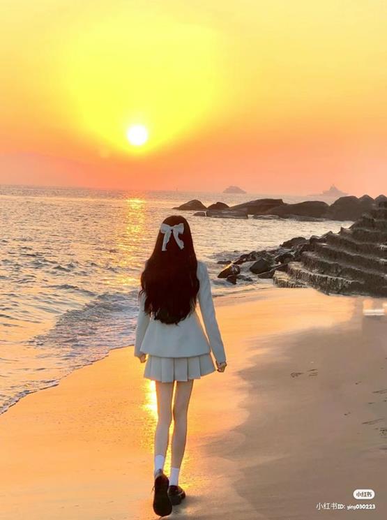cô gái và hoàng hôn dáng đẹp