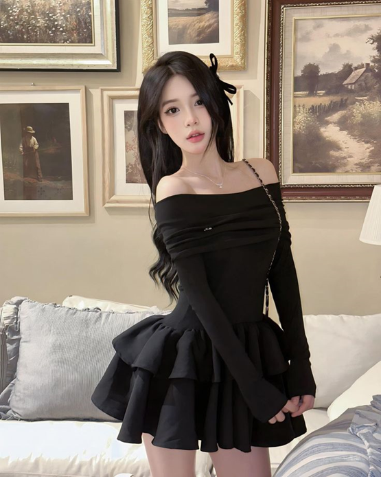 gái xinh mặc váy đen dễ thương