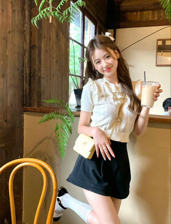 ảnh gái xinh váy ngắn nhí nhảnh