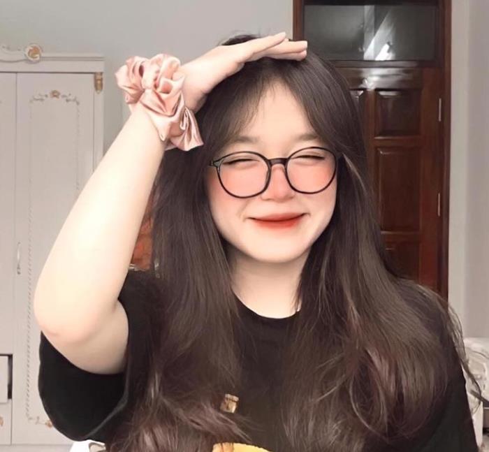 Ngắm Chọn Bộ 99+ Ảnh Gái Xinh Tóc Dài Đeo Kính Đậm Chất Cute & Ngầu