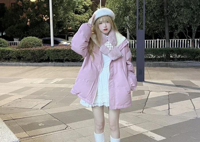 ảnh gái xinh đứng ngoài trời cute
