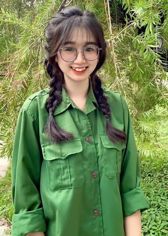 Gái xinh lớp 12