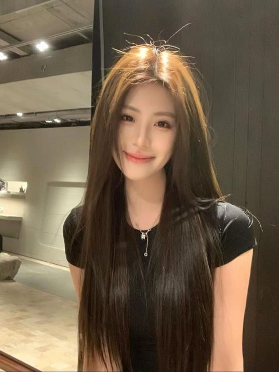 Gái xinh tóc dài thẳng