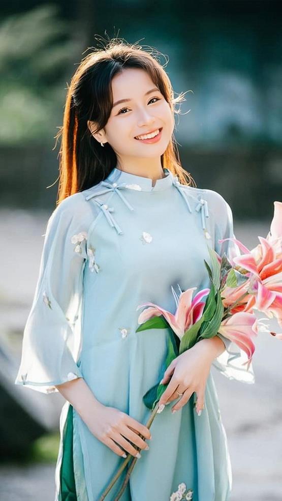 Gái xinh mạng Facebook