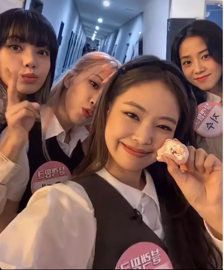 [Ảnh BlackPink] – Những Bức Ảnh Hiếm Thấy Của Nhóm Nhạc Black Pink