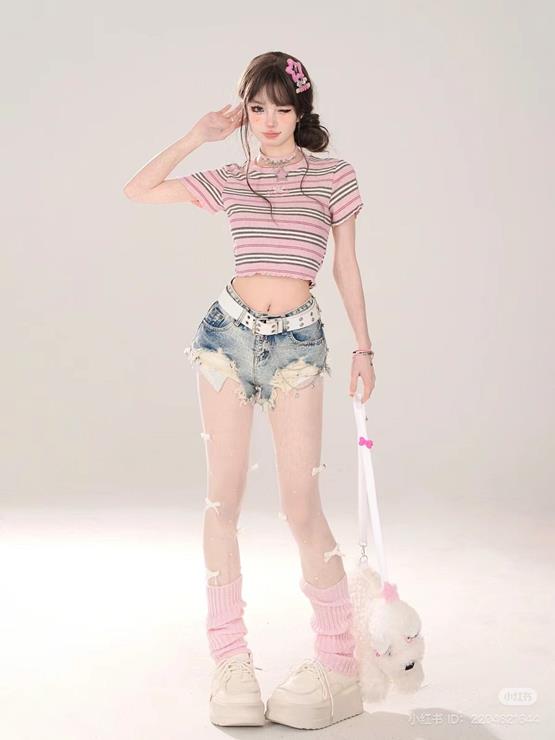 Hình mẫu thời trang nữ phong cách dễ thương