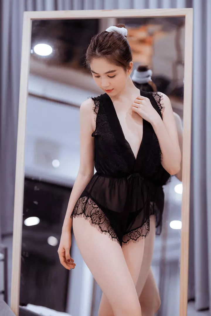 hình ảnh Ngọc Trinh bikini
