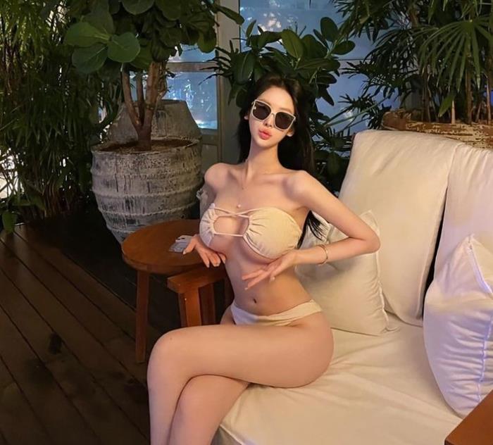 hình gái xinh ngực to khủng bikibi