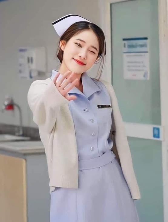 Ảnh cô y tá dễ thương
