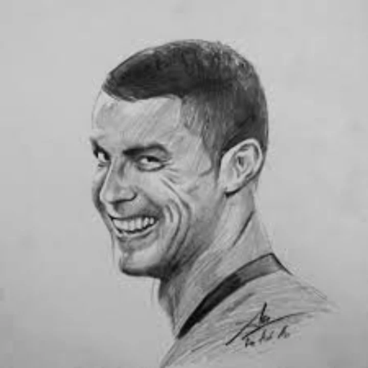 Ảnh Ronaldo vẽ chân dung bằng chì: Đơn giản nhưng tinh tế.