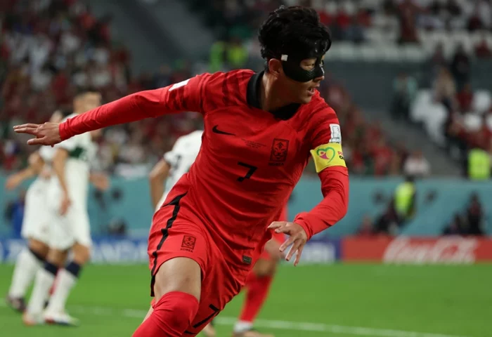 Ảnh Son thi đấu tại World Cup với thần thái quyết tâm.