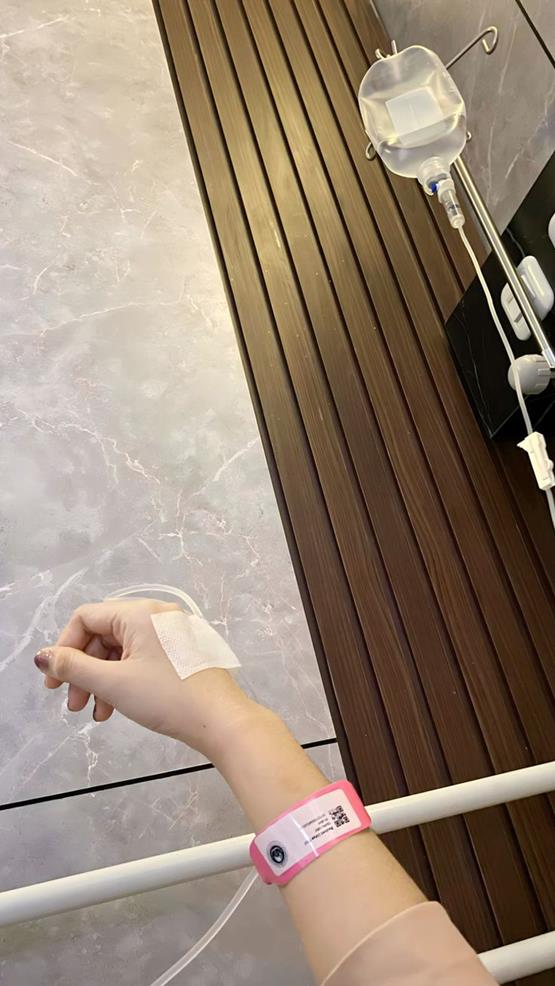 Hình truyền nước ở tay nữ đẹp