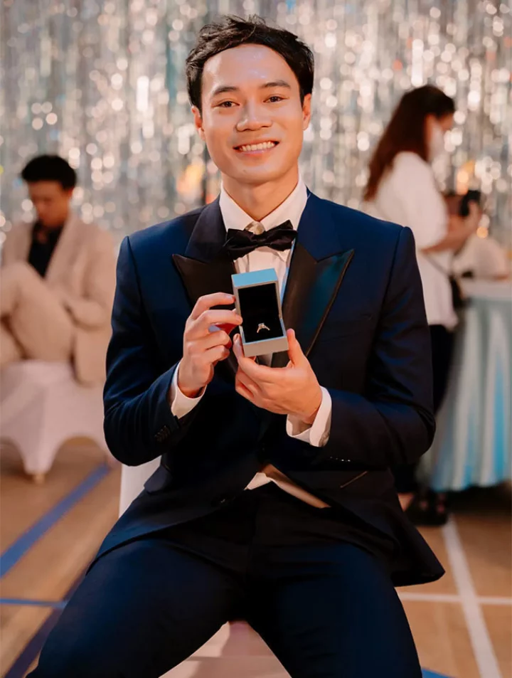 ảnh Văn Toàn cười