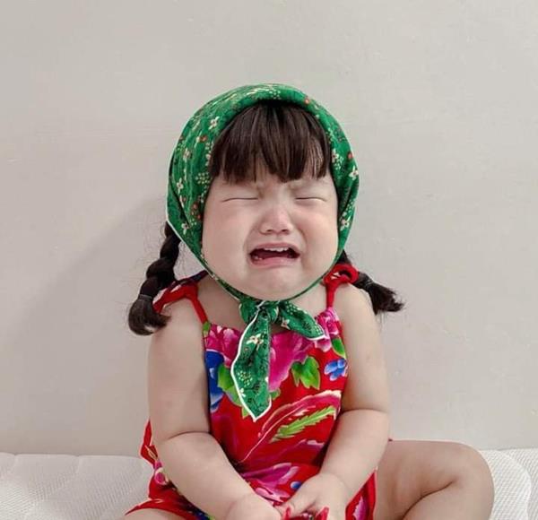 Ảnh bé khóc đáng yêu tan chảy