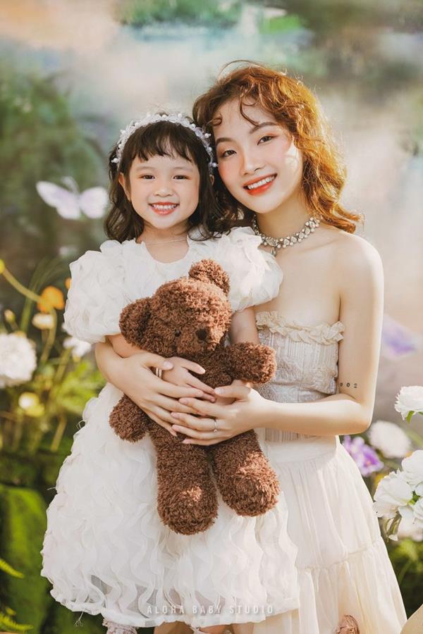 Ảnh mẹ và con gái dễ thương