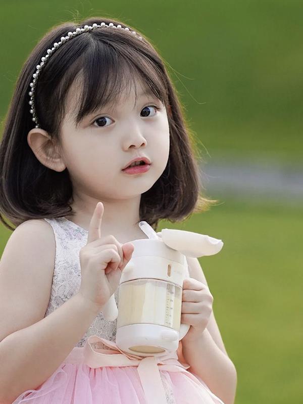 Hình bé gái xinh hot