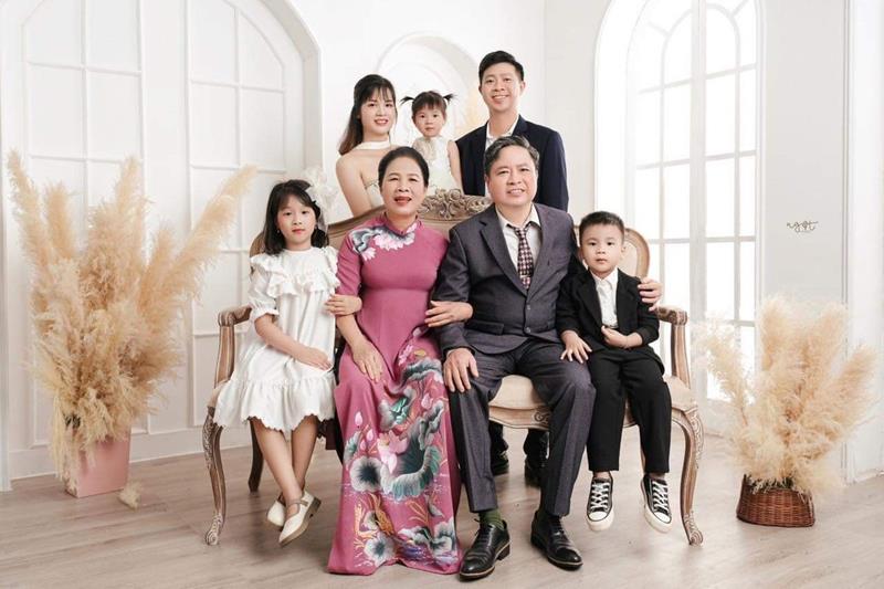 Hình gia đình 7 người