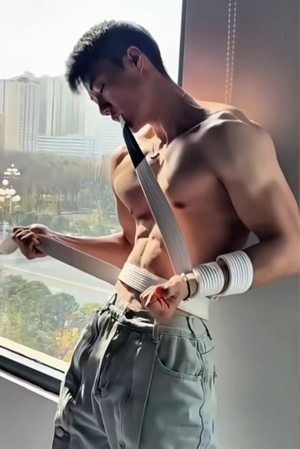 Ảnh trai đẹp cool ngầu 6 múi