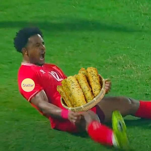 Ảnh nam đá banh chế Xuân Son